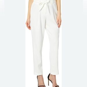 Vince Camuto White Pants w/Belt Size 10 EUC
